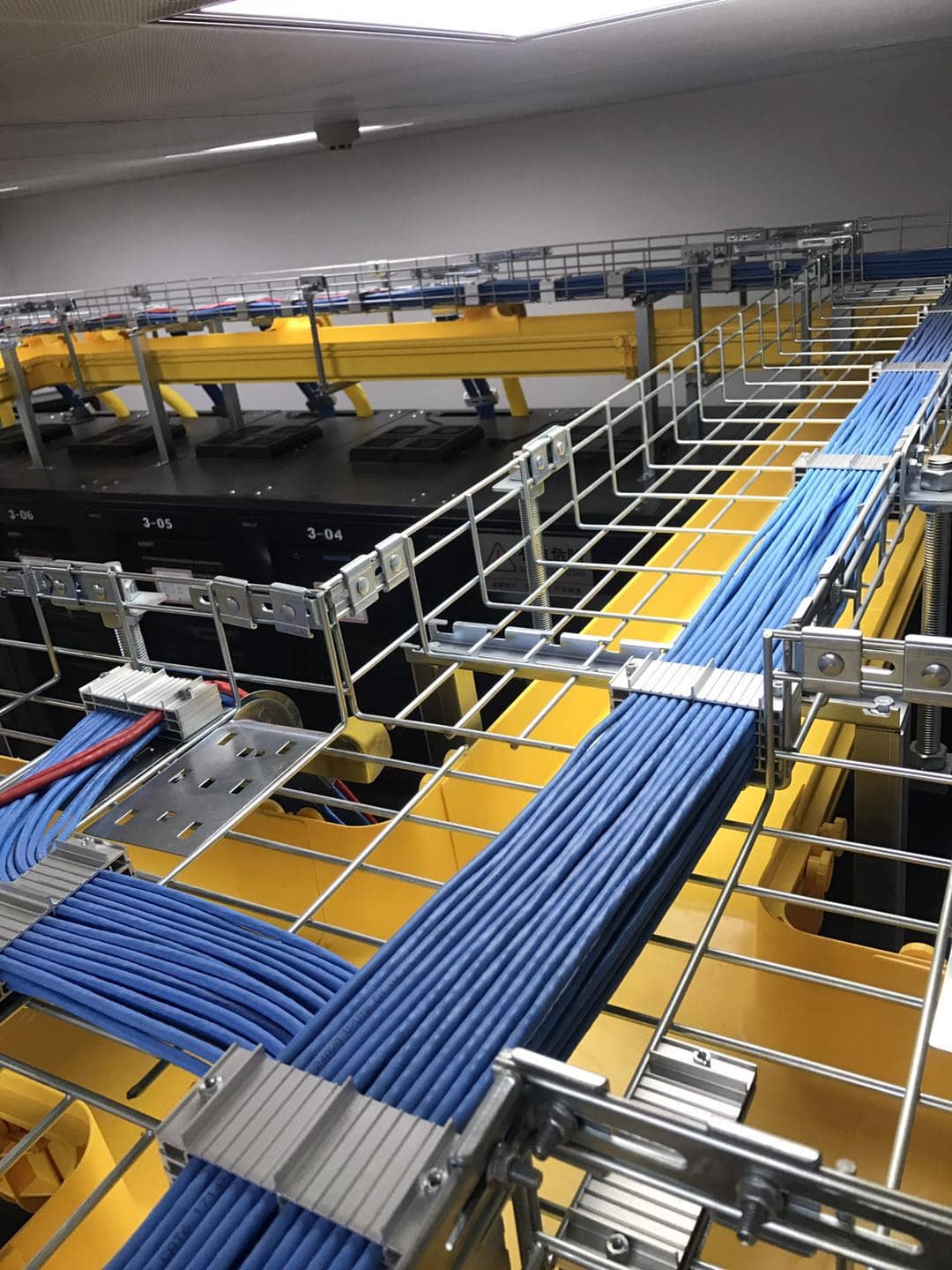 Advantages of flexible, fast and beautiful new SUNPLN  wire mesh cable tray installation